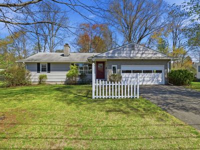 Property at 7 Dragon Cir, Easthampton, MA