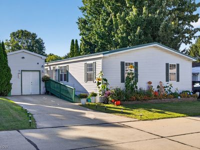 2672 Lake Breeze Dr
