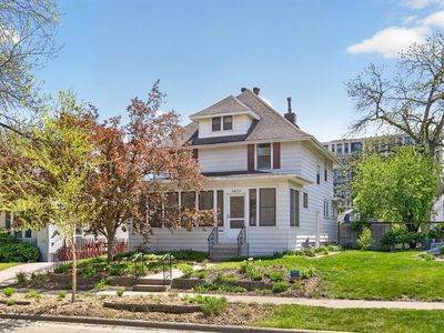 1418 Center St W