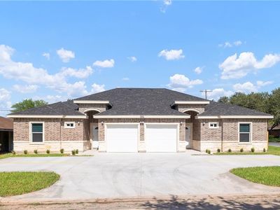 304 Regency Ln
