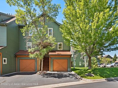 100 Lakeside Dr