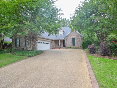 100 Huntington Dr