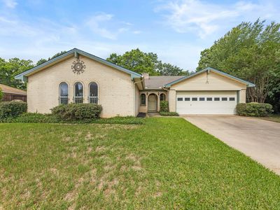 2502 Ashbury Dr