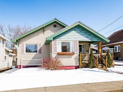 216 3rd St
