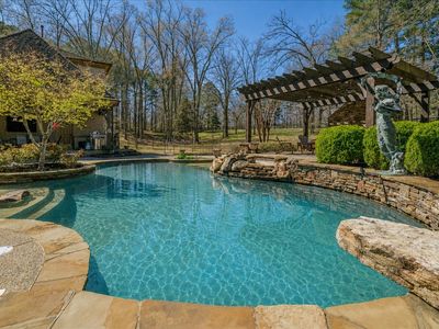 315 Mountain Brook Cv