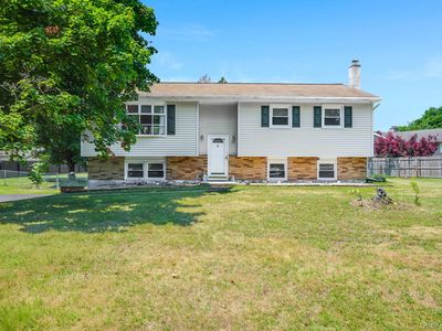 Property at 12 Golden Way, Staatsburg, NY