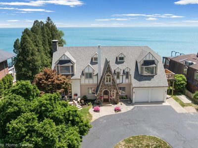 8308 Lakeshore Rd