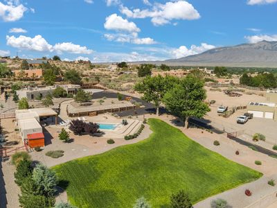 1524 W Meadowlark Ln