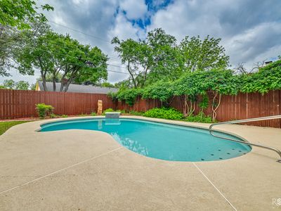 2801 Oak Forest Dr