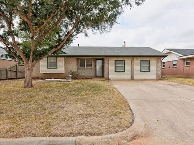 Property at 919 N Norman Ave, Moore, OK