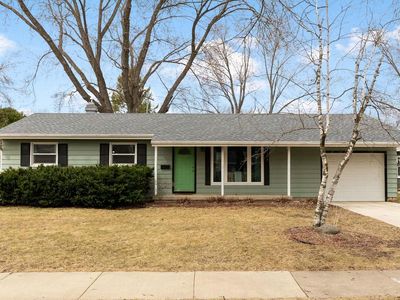 5762 Meadowood Drive
