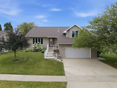 833 Lisa Dr