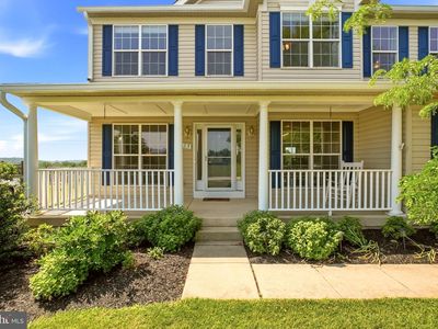 123 Riverside Ln