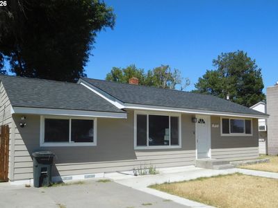 850 W Madrona Ave