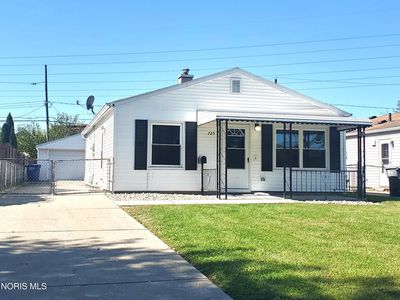 725 Reineck Dr
