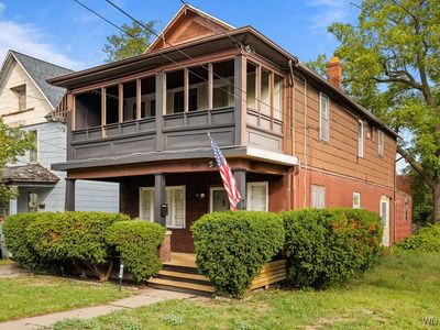 Property at 814 Willow Ave, Niagara Falls, NY