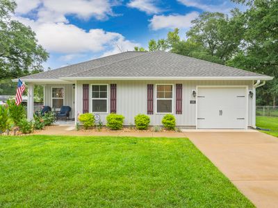 Property at 105 White St, Defuniak Springs, FL