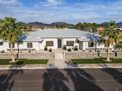 10211 S Del Valle