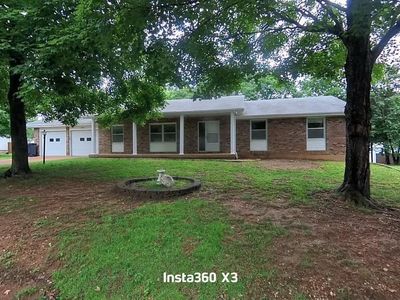 2115 Greenbriar St
