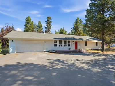 15956 Mountain View Ln