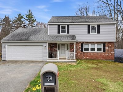 Property at 35 Shannon Rd, Hampstead, NH