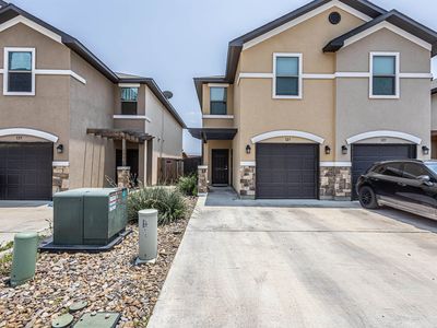 123 Niagara Dr