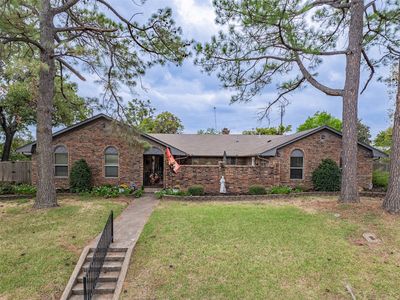 2702 Tracey St