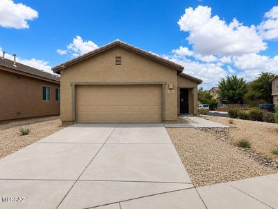 903 E Autumn Harvest Pl