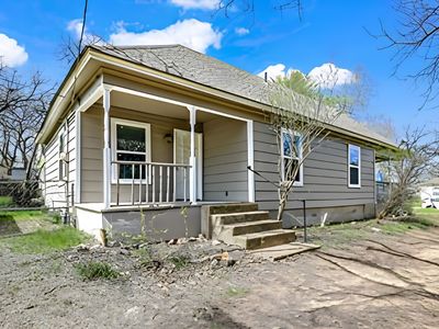 900 W Nelson St