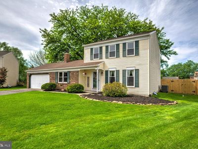 Property at 5 Lampost Ct, Willow Street, PA