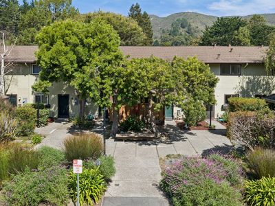 1089 Oddstad Blvd