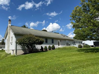 60 Pond Ln