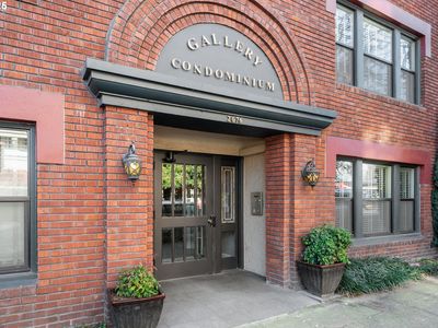 2076 NW Johnson St APT 203