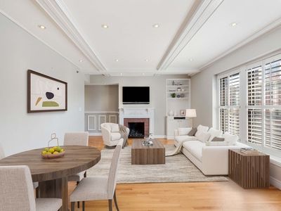 10 Charlesgate E APT 502