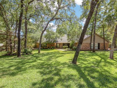 1361 Lakeview Dr
