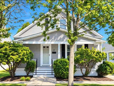 42 Byron St