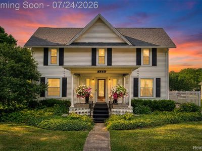 429 E Grand River Ave