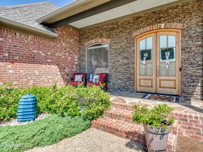 216 Emerald Cir
