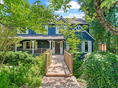 10670 NW La Cassel Crest Ln