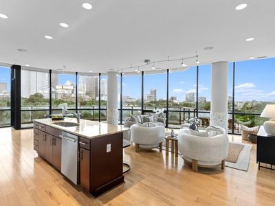 300 W Spring St UNIT 402