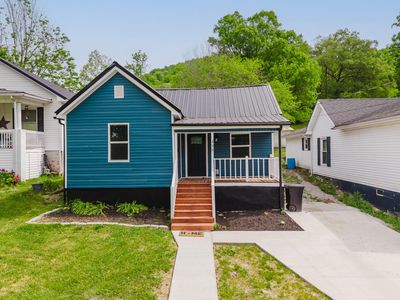 Property at 335 Broadway St, Irvine, KY