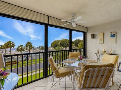 4821 S Landings Dr APT 205