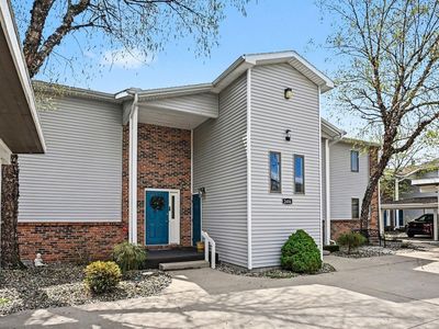 2404 E Winona Ave #3