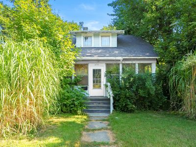 2731 E Main St