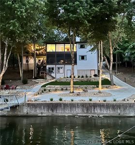 1073 Country Club Dr