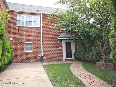 87 Comstock Ave