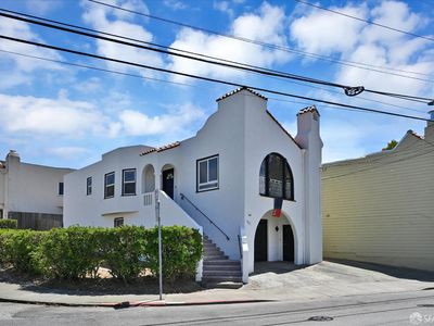 1157 Cayuga Ave