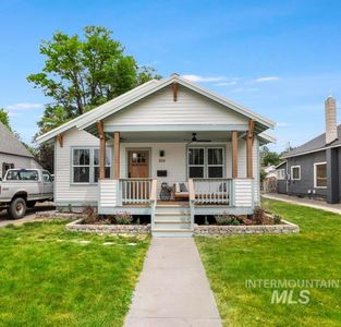 252 7th Ave N