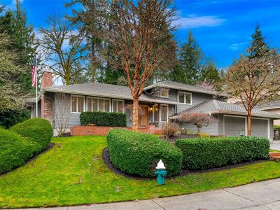 2734 224th Avenue NE