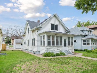 1262 Charles Ave